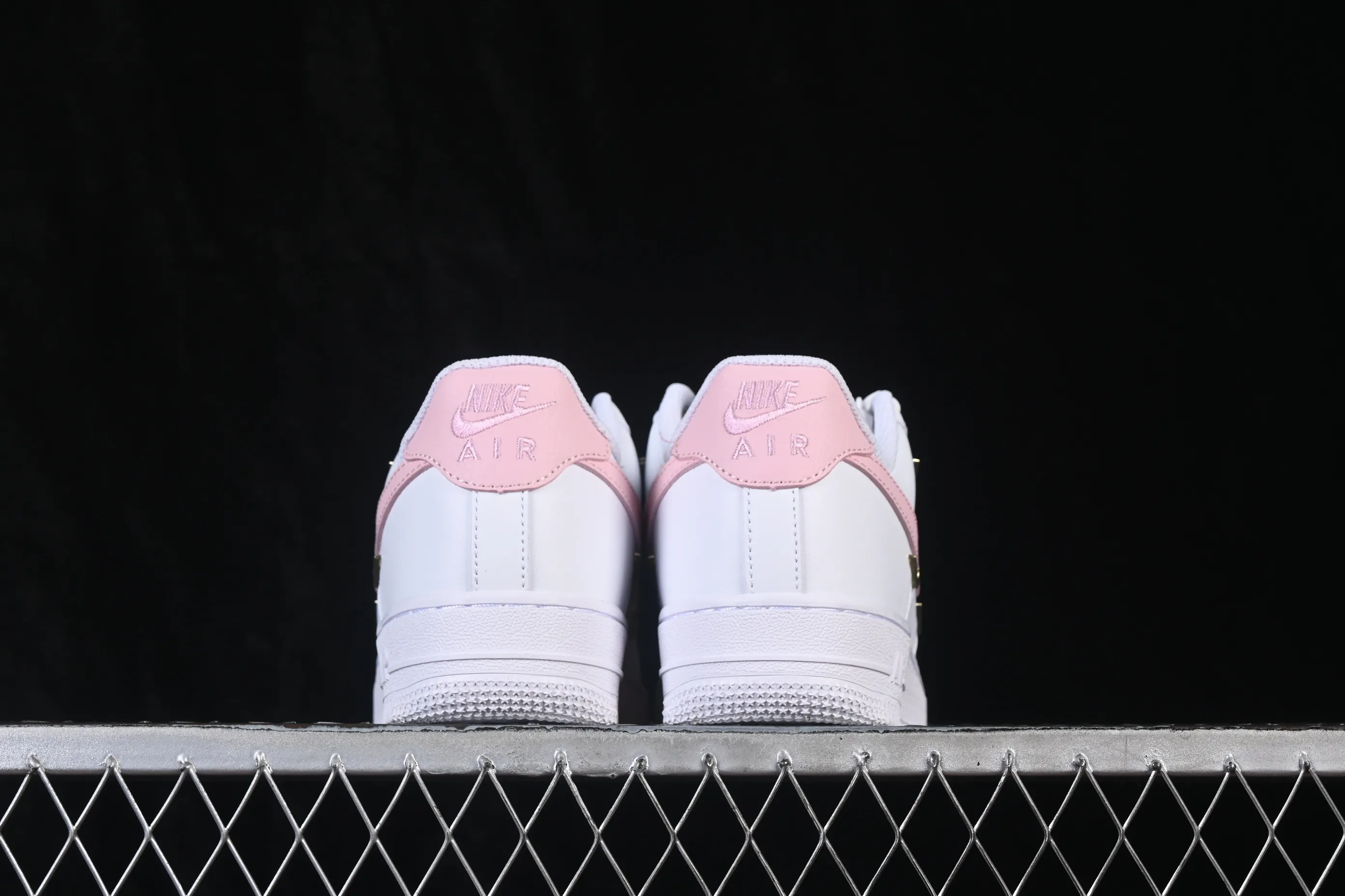All categories Nk Air Force 1 Air Force series Nk Air Force 1 Low Air Force low-top Nike Air Force 1'07 Low Two-dimensional theme Air Force 1 low-top casual sneakers ZH0316-112